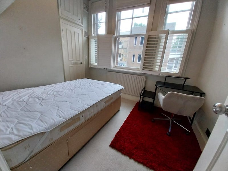 Room Upper Richmond Road in Greater London