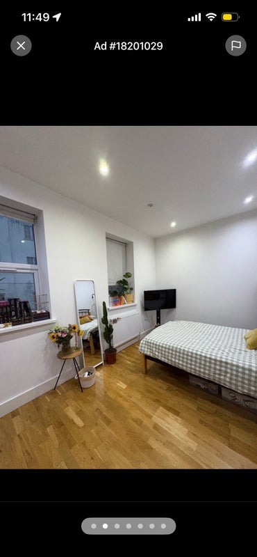 Room Tooting High Street in Greater London