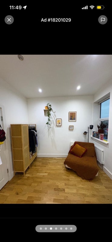 Room Tooting High Street in Greater London