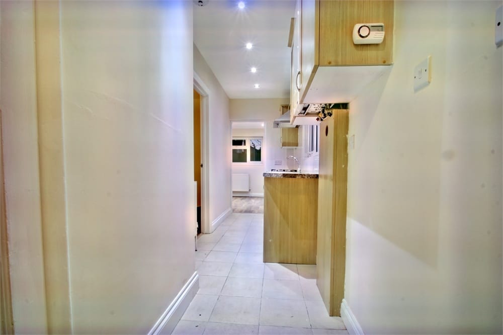 Flat Wellesley Avenue in Richings Park