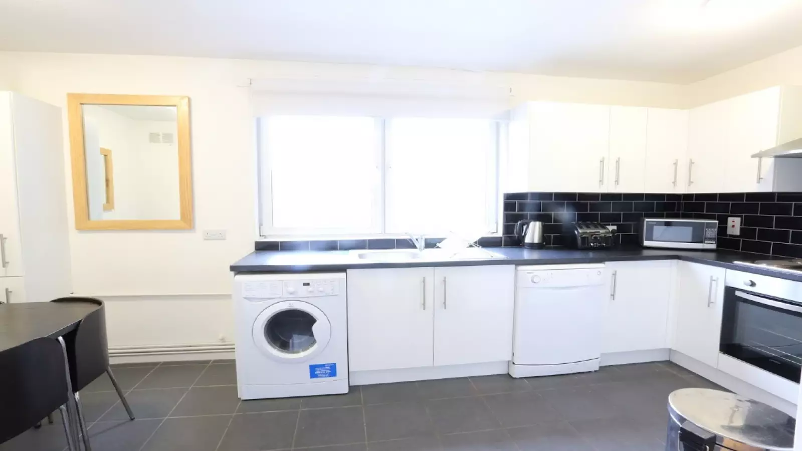 Room Gernon Road in Greater London