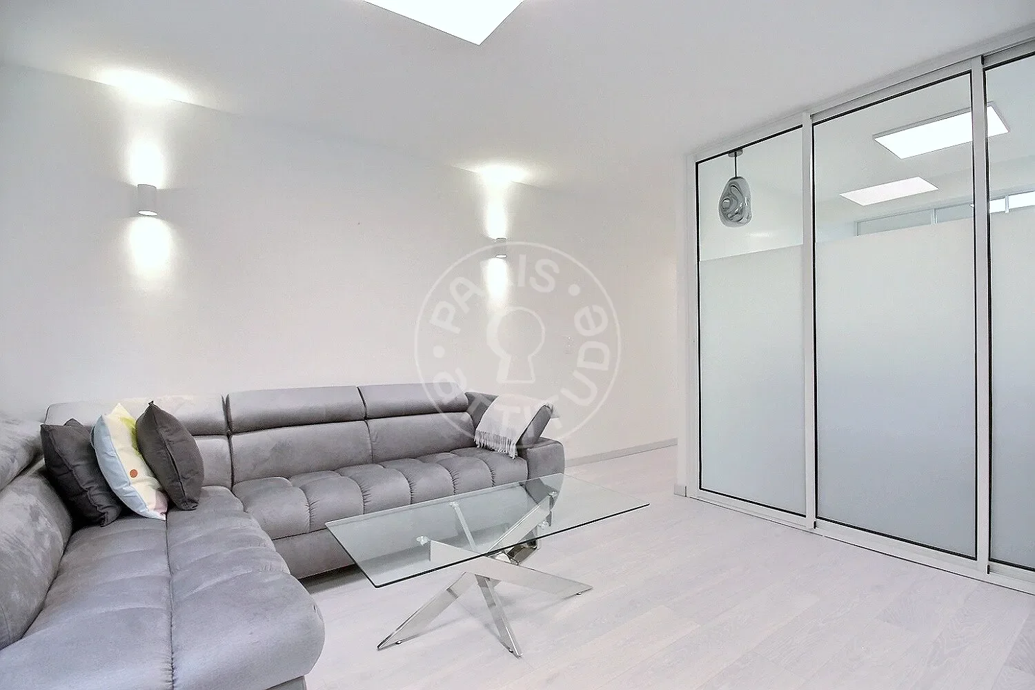 Appartement Rue d'Artois à Paris