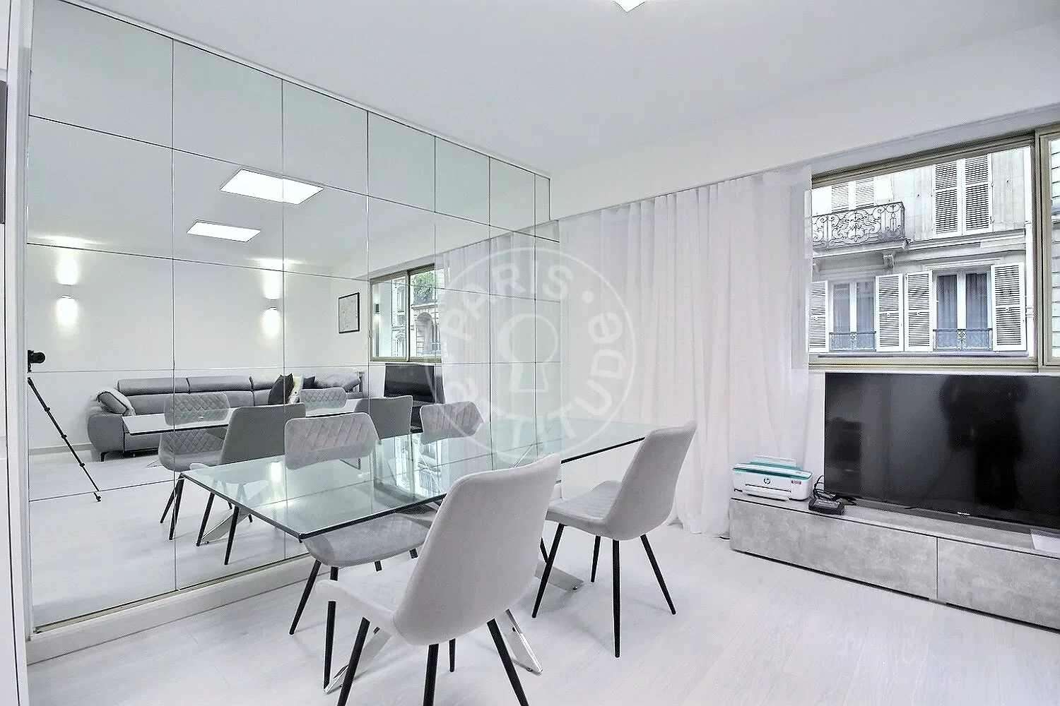 Appartement Rue d'Artois à Paris