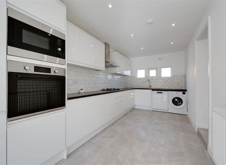 House Compton Close in Greater London