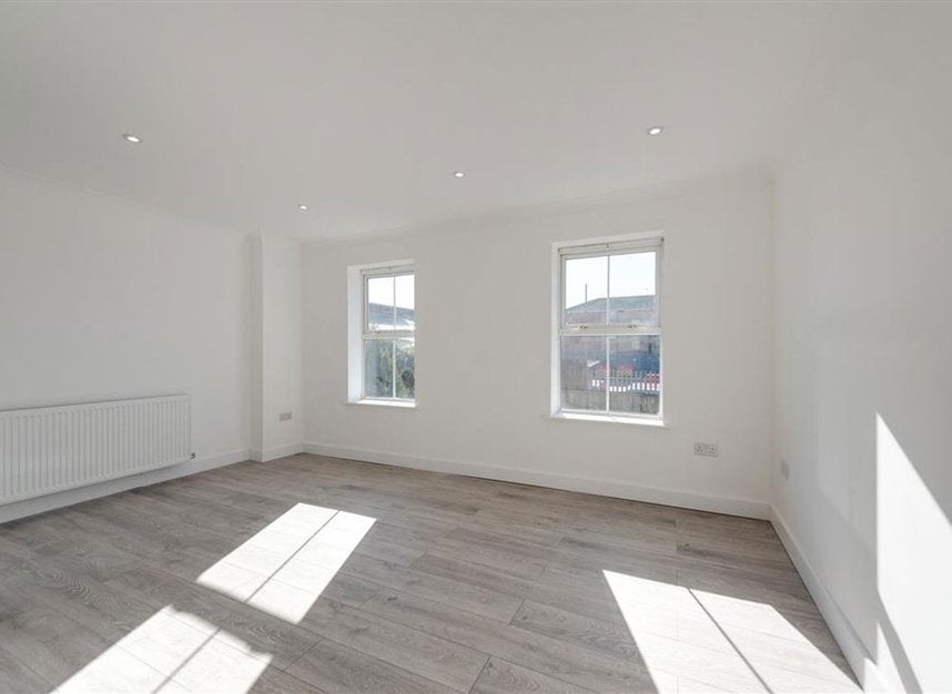 House Compton Close in Greater London
