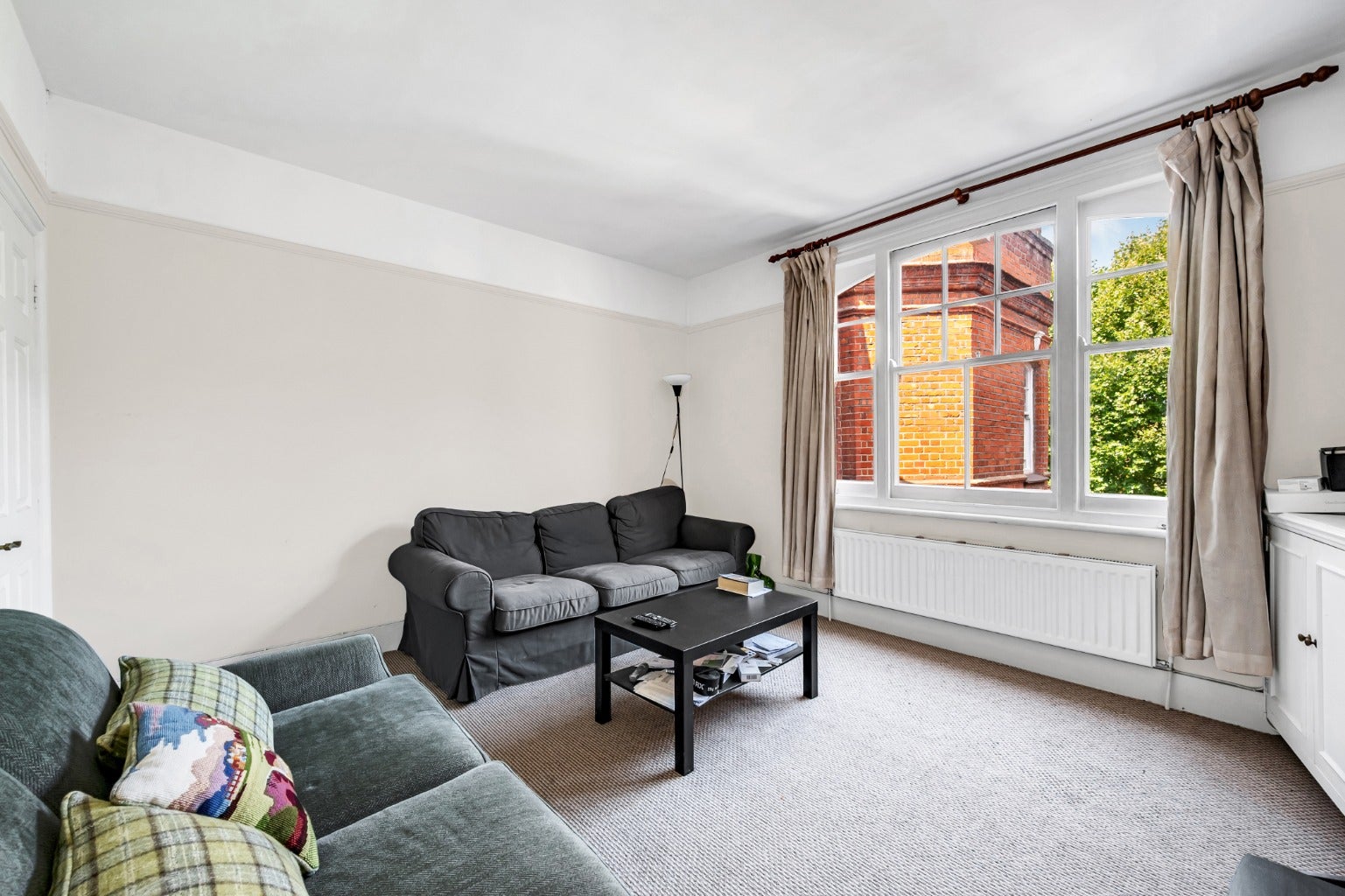 Flat Queen's Club Gardens in Greater London