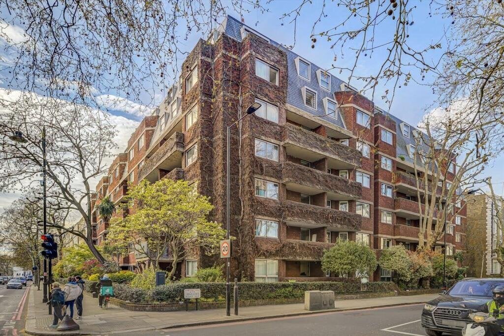 Flat Cromwell Road in Greater London
