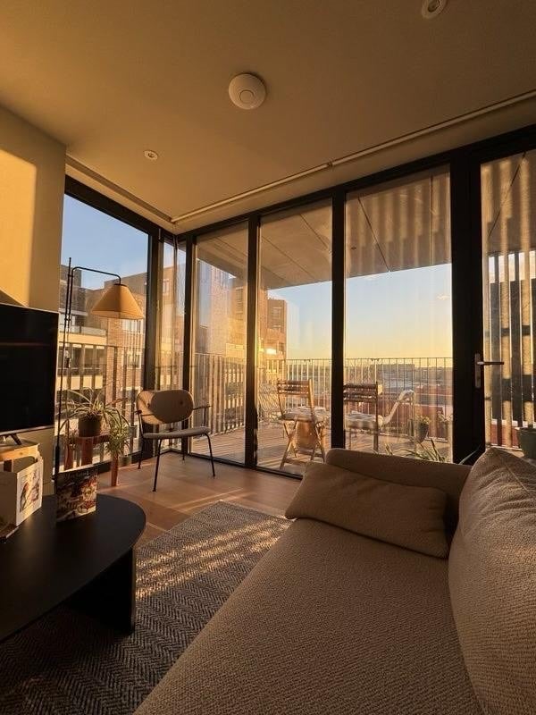 Room Crimscott Street in Greater London