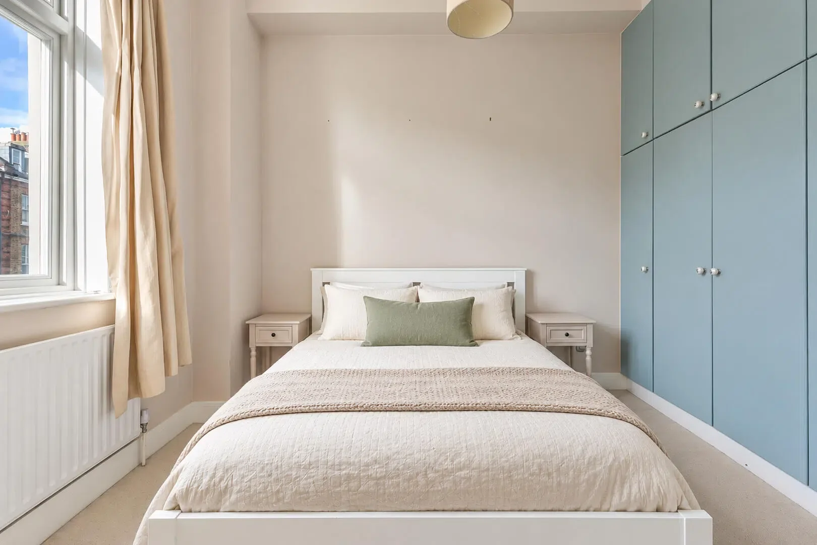 Flat Harrow Road in City of Westminster