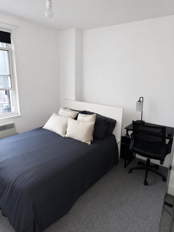 Room Lavender Hill in Greater London