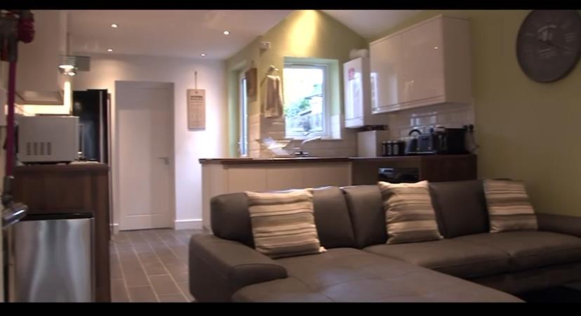 Room Dawlish Road in Birmingham