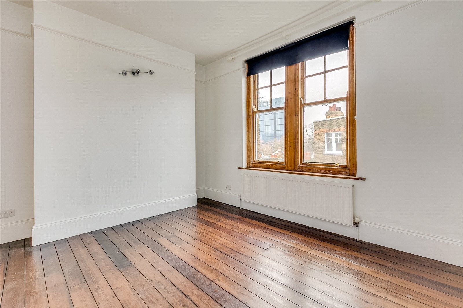 Flat Sutton Lane North in Greater London