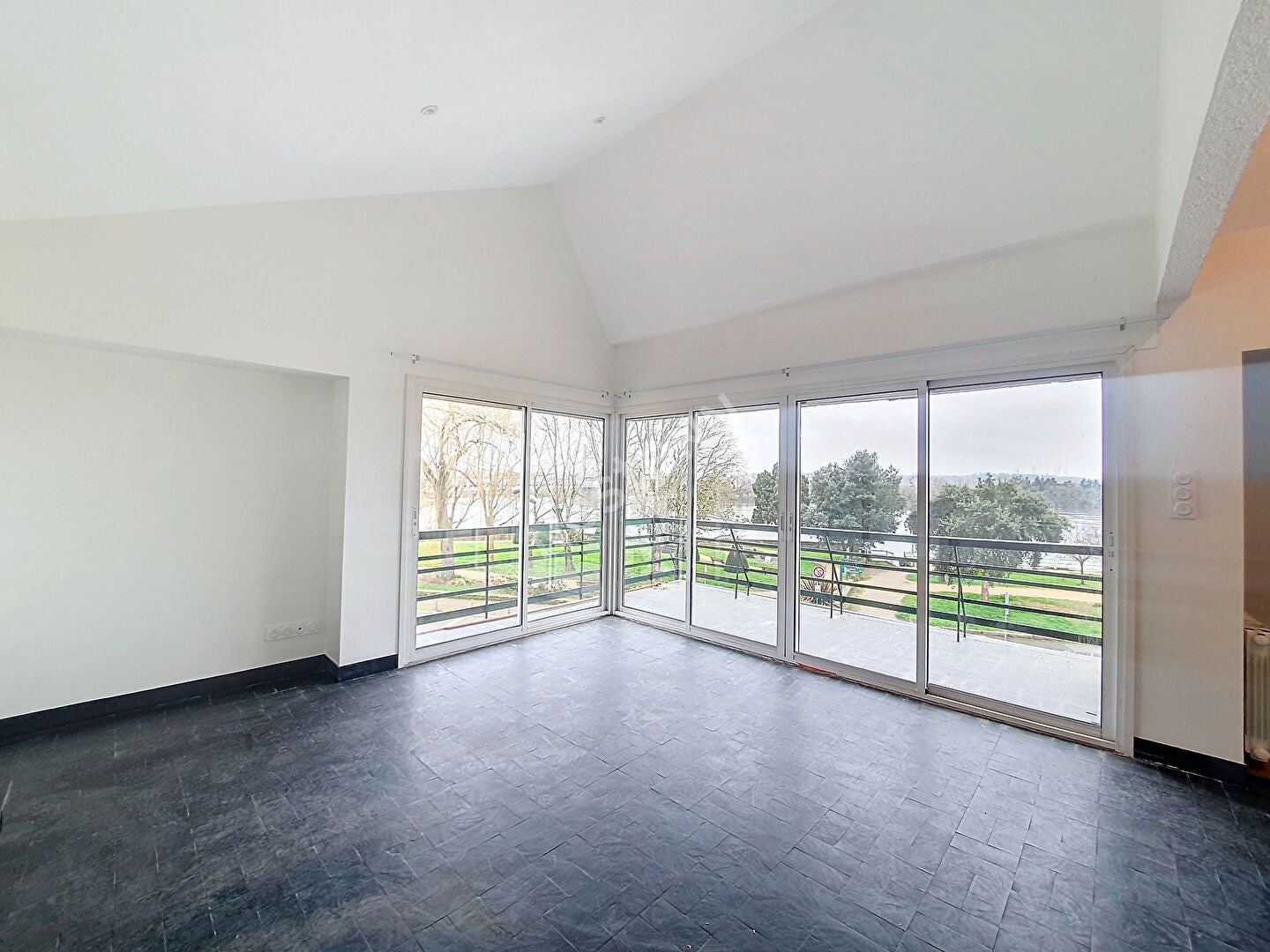 Flat Boulevard Magiresti in Ancenis