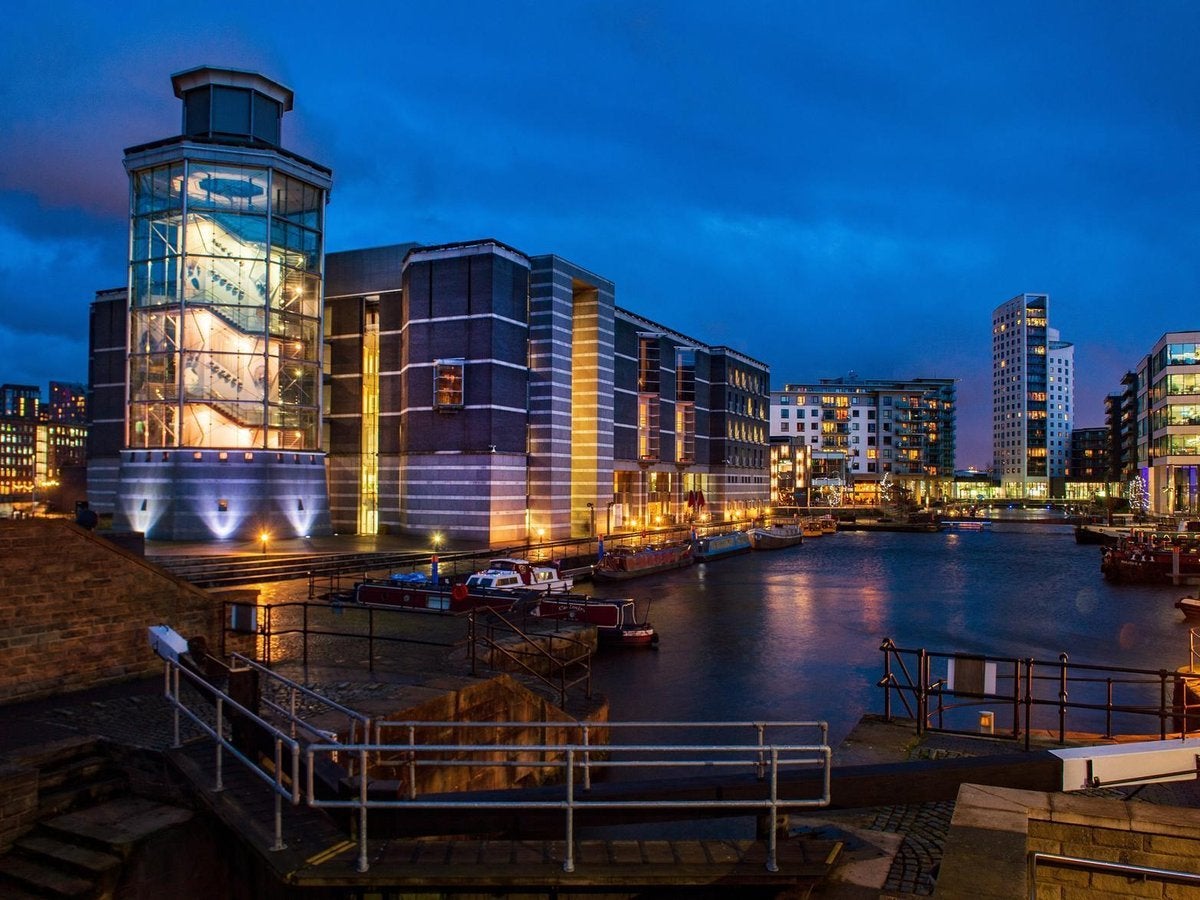 Flat Armouries Way in Leeds