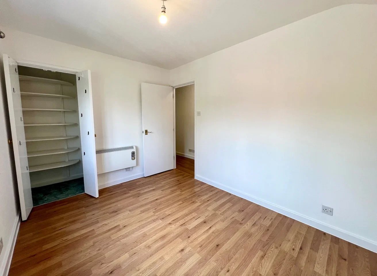 Flat Glyn Avenue in Greater London