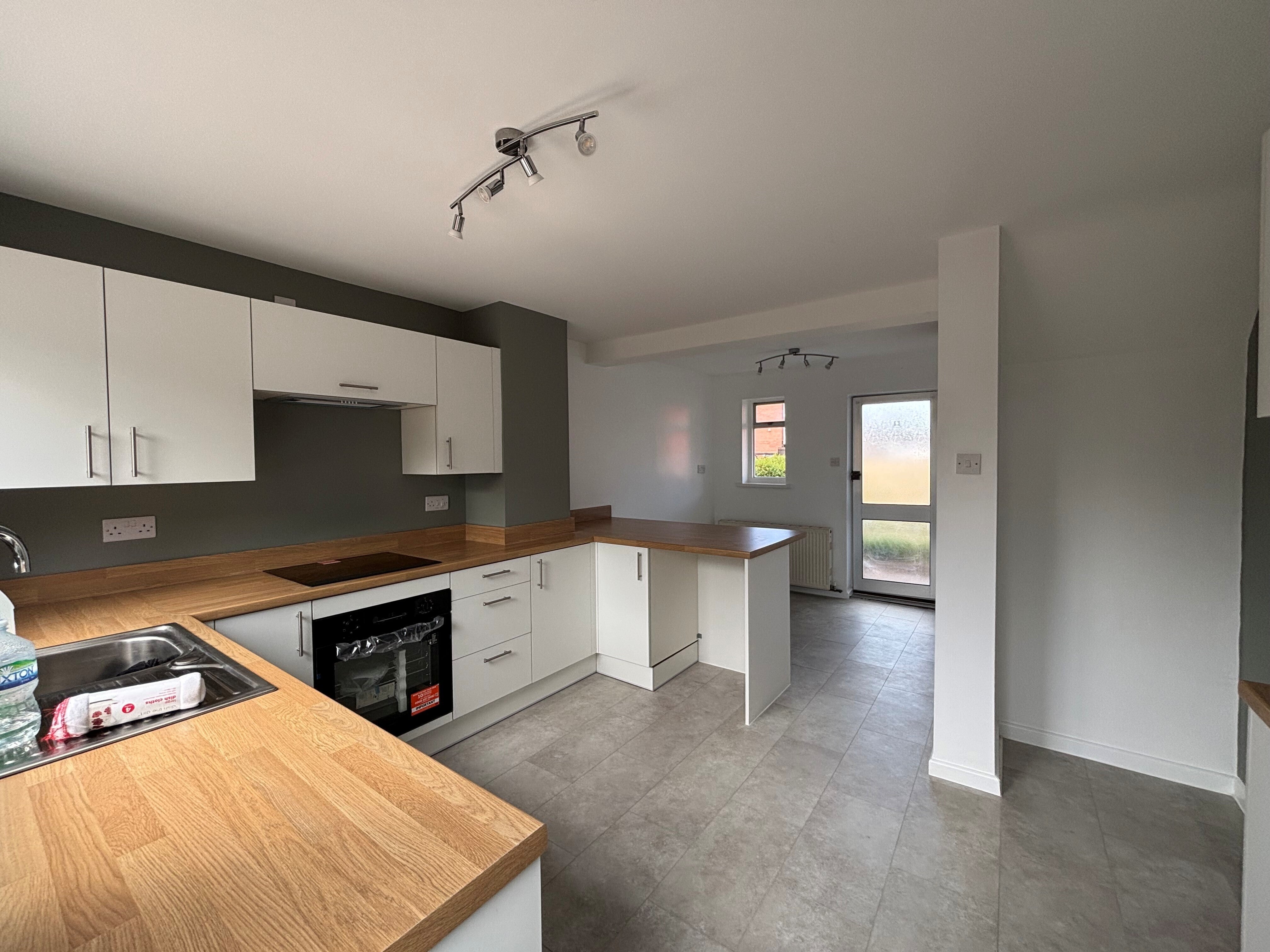 Flat Thornpark Rise in Exeter