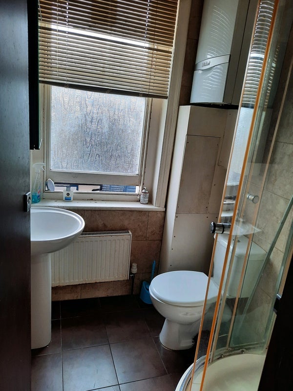 Room Cranleigh Road in Greater London