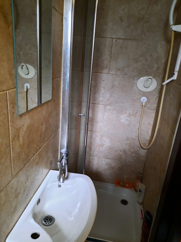 Room Cranleigh Road in Greater London