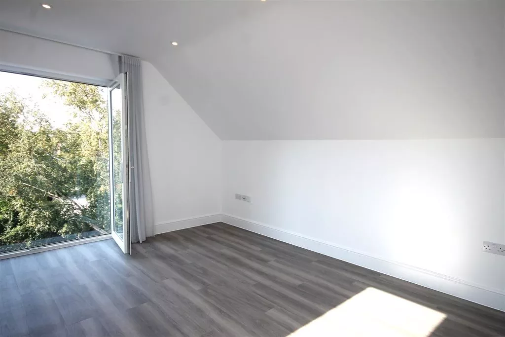 Flat Andrew's Close in Epsom and Ewell