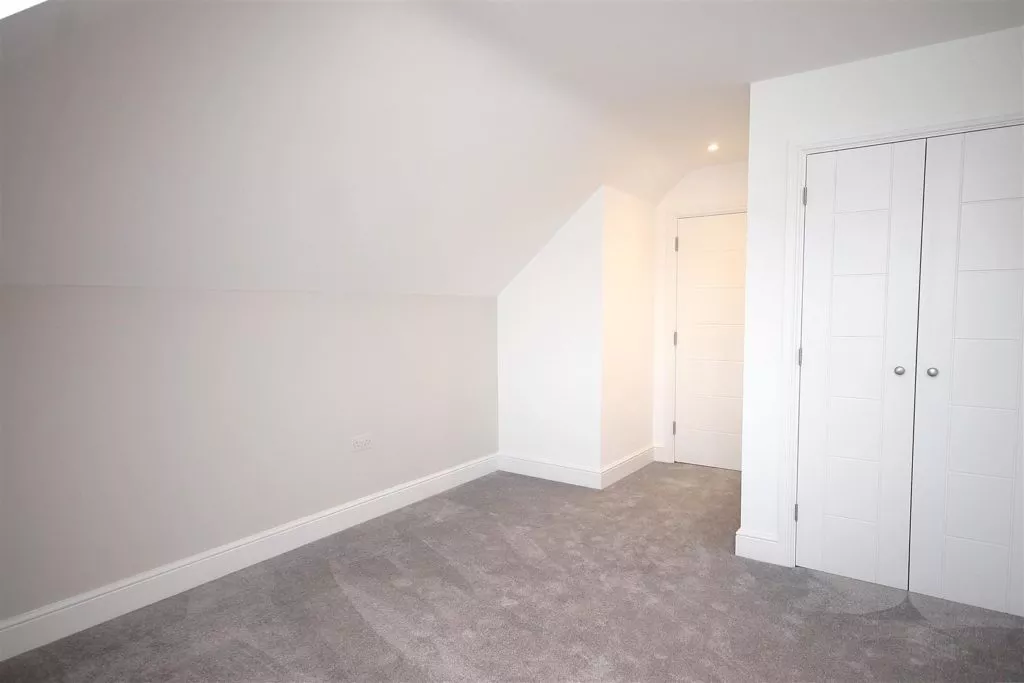 Flat Andrew's Close in Epsom and Ewell