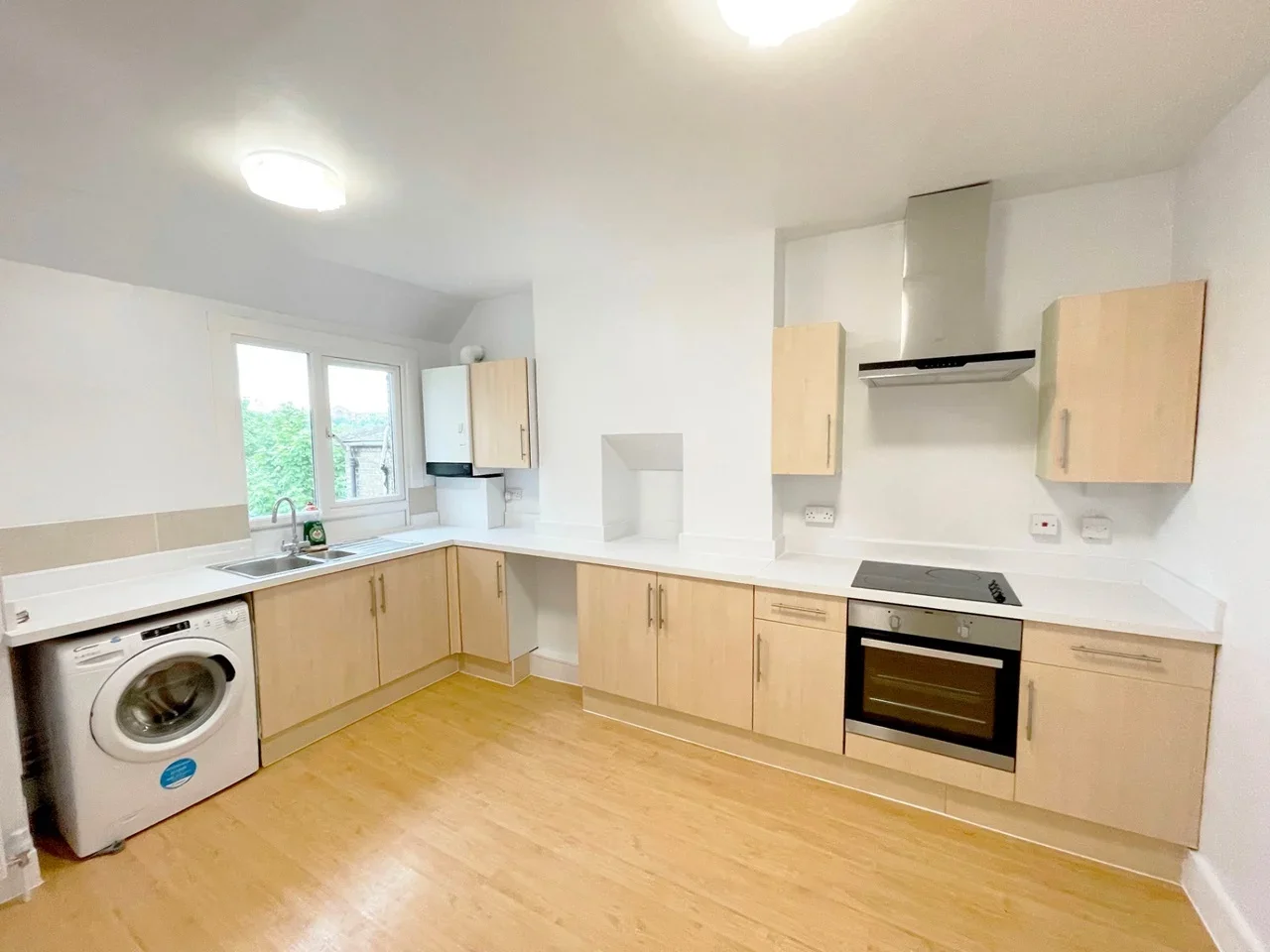 Flat Hillfield Avenue in Greater London