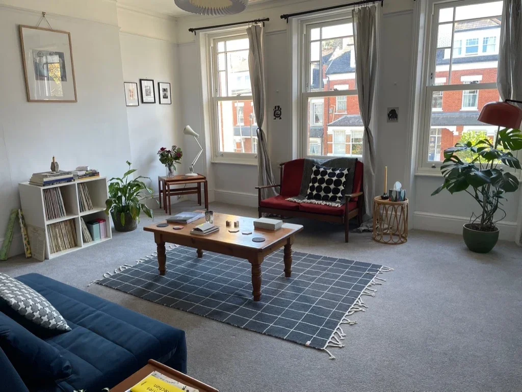 Flat Hillfield Avenue in Greater London