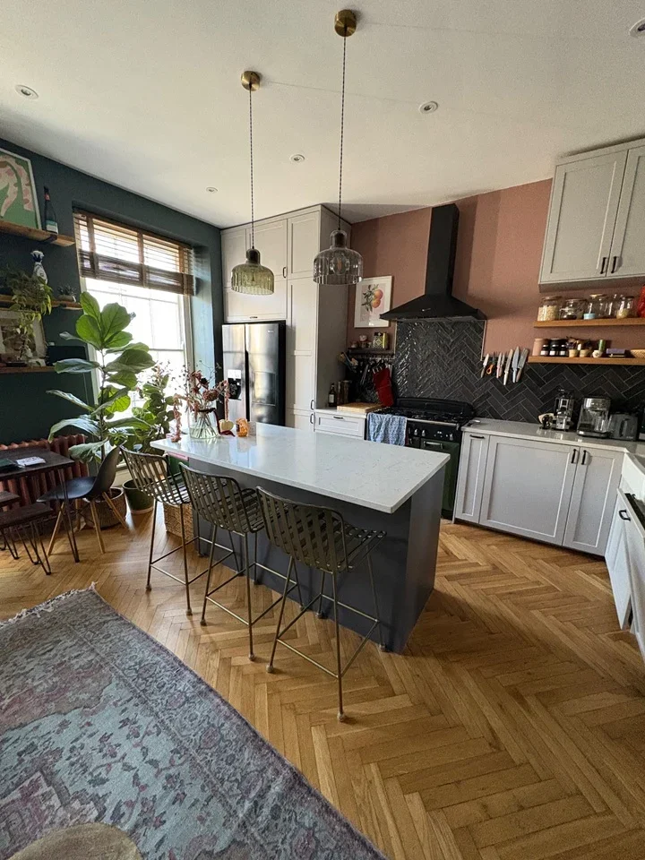 Flat Meridian Place in Bristol