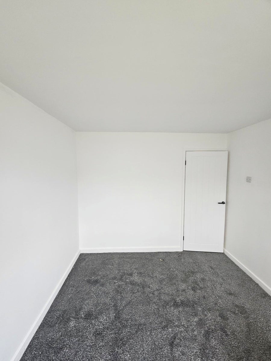 Flat Narberth Way in Coventry