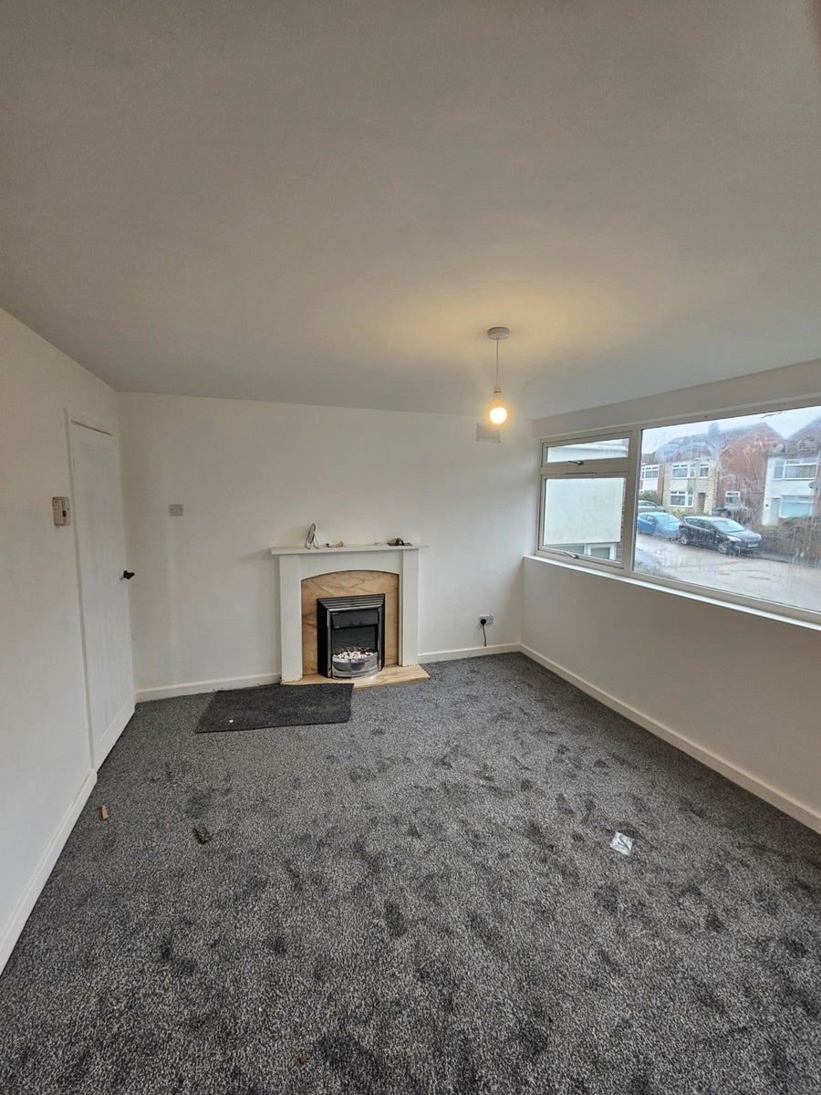 Flat Narberth Way in Coventry