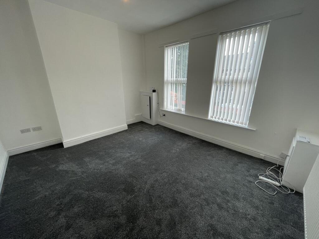 Flat Saint Johns Road in Crosby