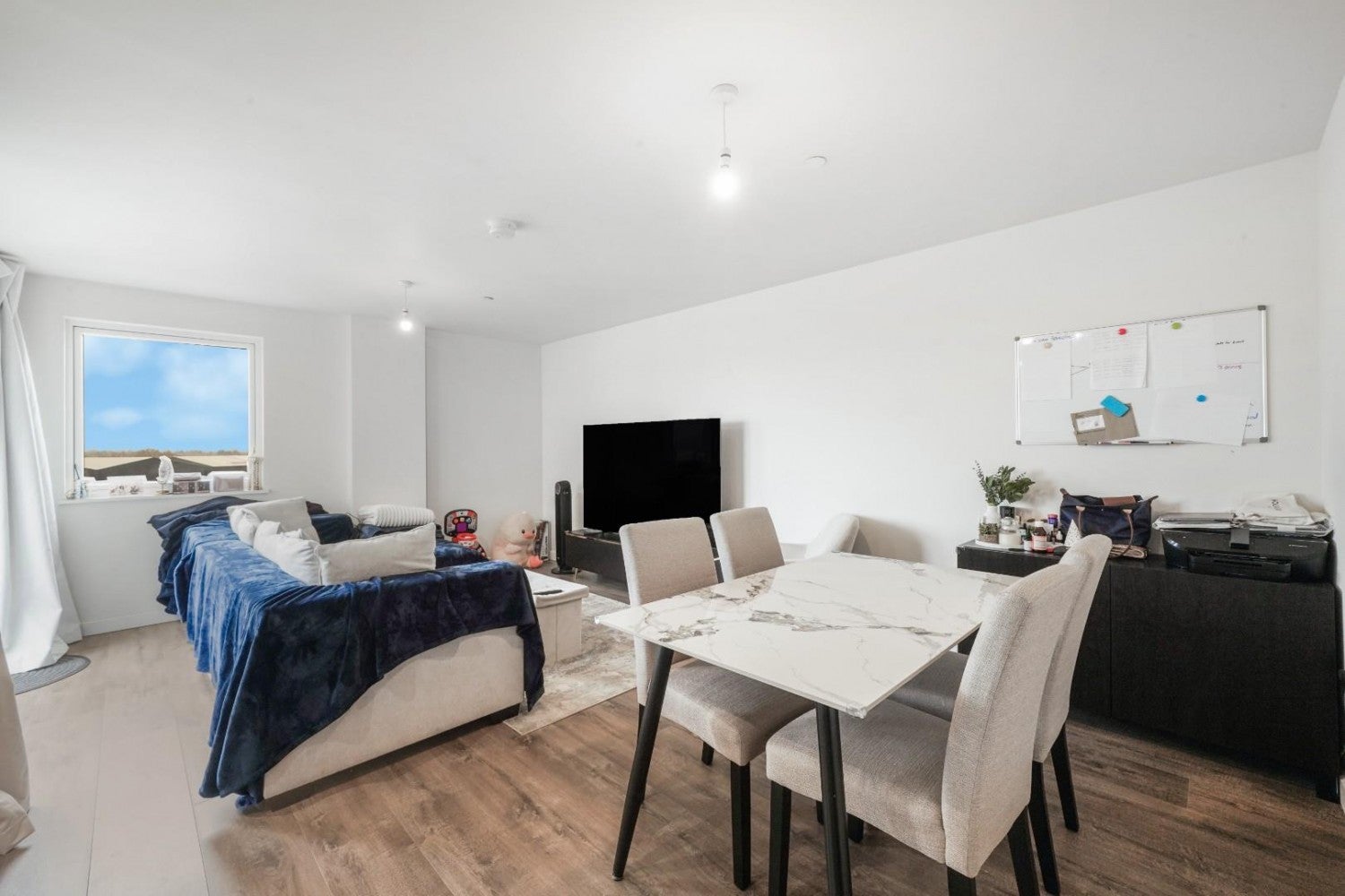 Flat Hargrave Drive in Greater London