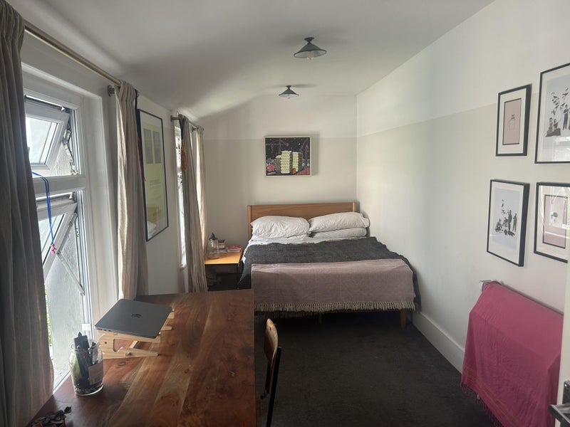 Room Crampton Road in Greater London