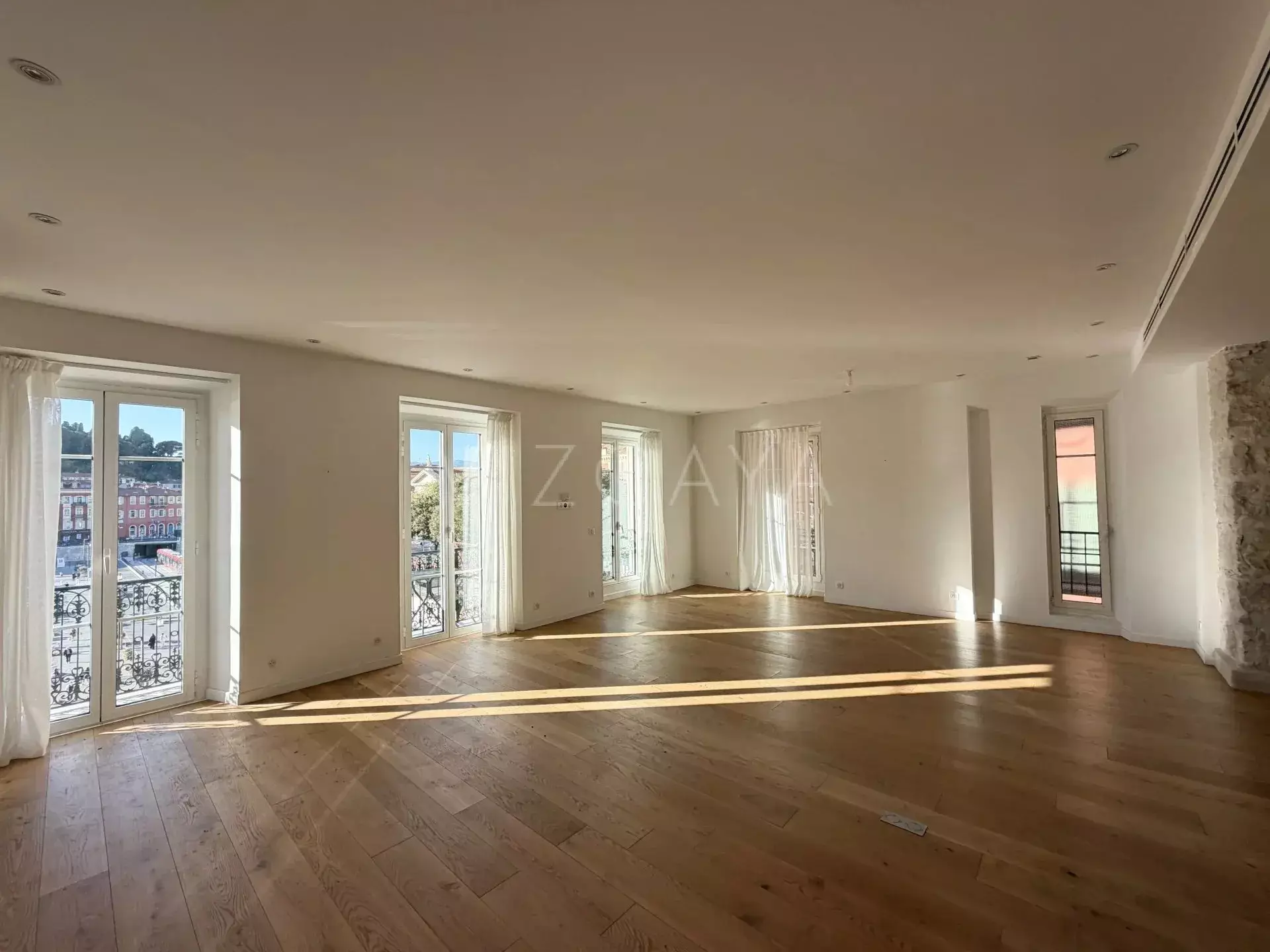 Flat Quai des Deux Emmanuels in Nice