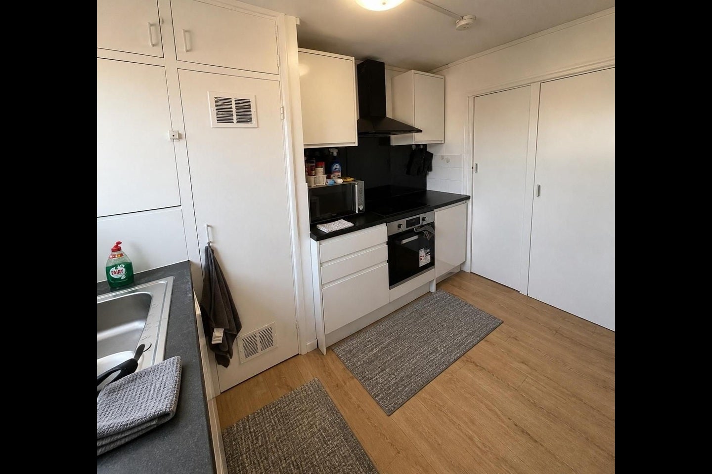 Room Clapham Road in Greater London