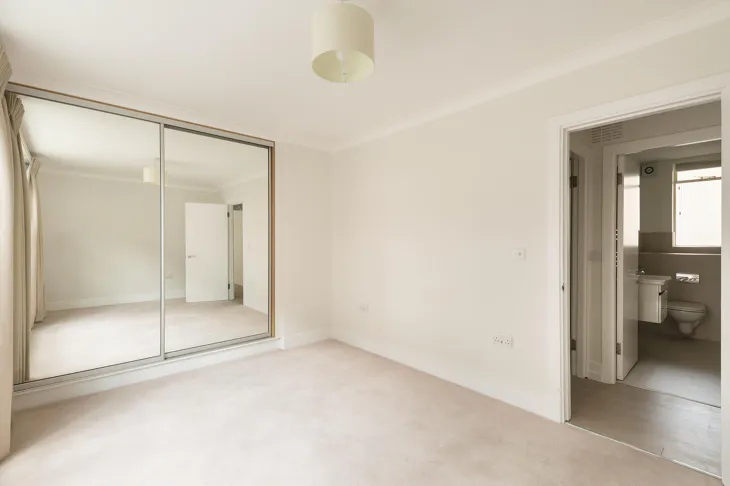 Flat Lower Sloane Street in Greater London