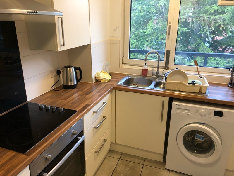 Room Petersfield Rise in Greater London
