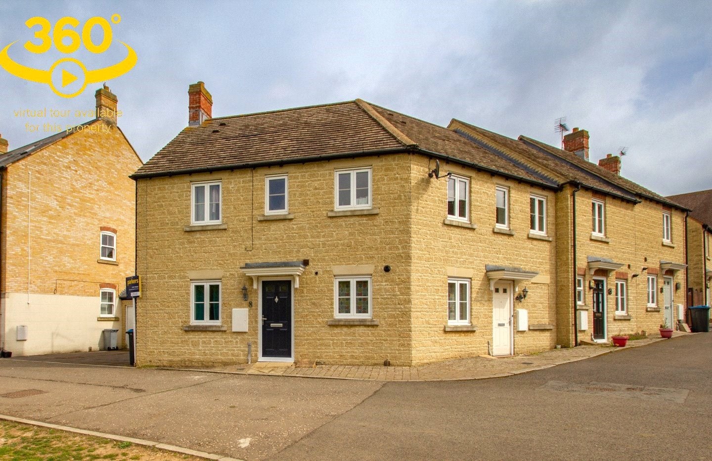 Flat Boundary Lane in West Oxfordshire
