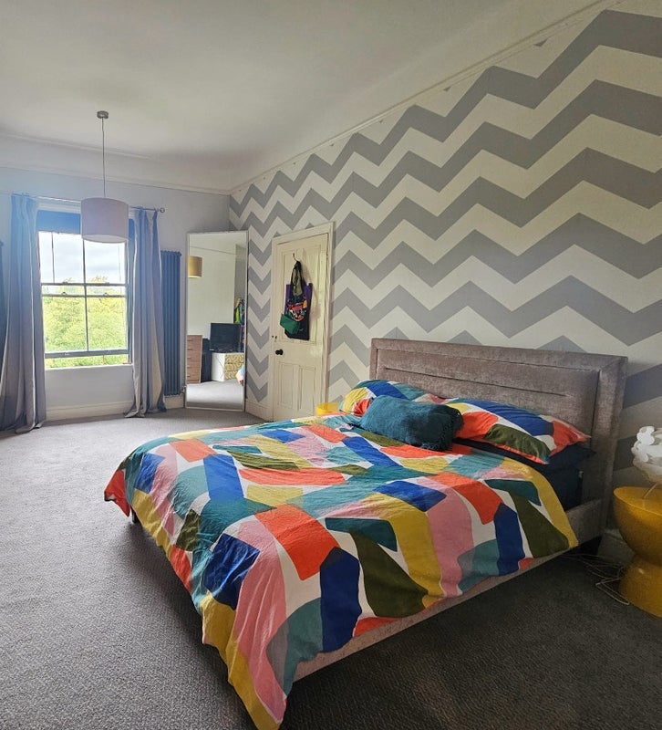 Room Brookhurst Road in Manchester