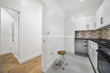 Flat Eswyn Road in Greater London