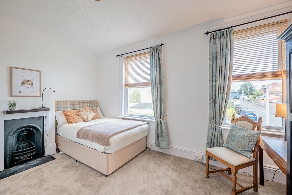 Room Eastbourne Gardens in Trowbridge