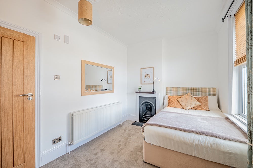 Room Eastbourne Gardens in Trowbridge