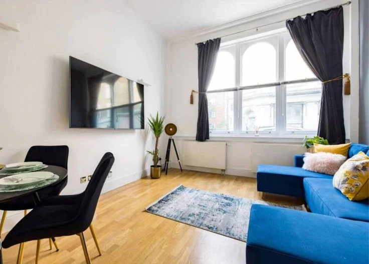 Flat Finborough Road in Greater London