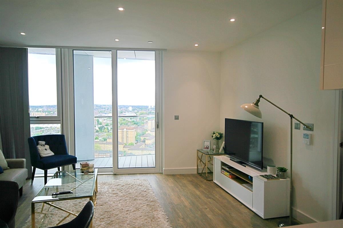 Flat Wandsworth Road in Greater London