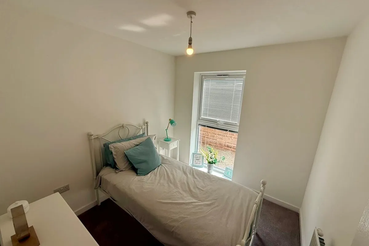 Flat Dol Glaswg in Cardiff