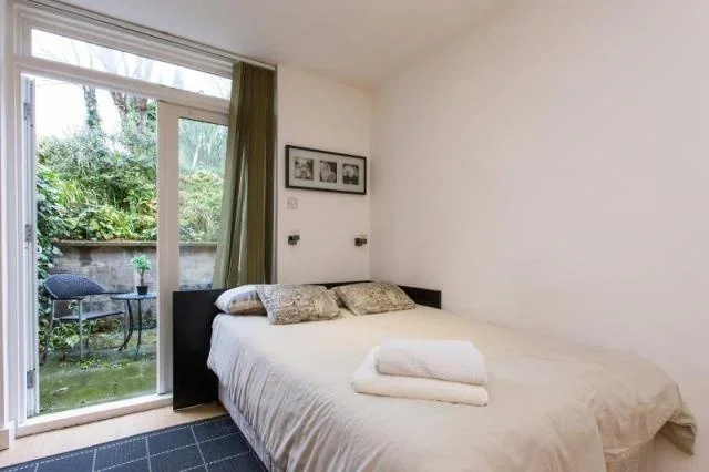 Flat Finchley Road in Greater London