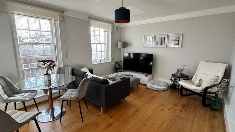 Room New End Square in Greater London