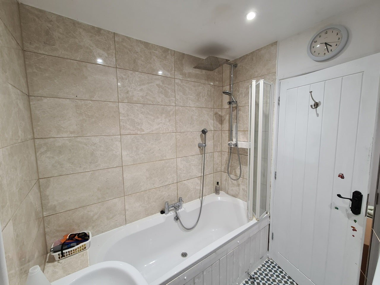 Room Hillfield Road in Sevenoaks