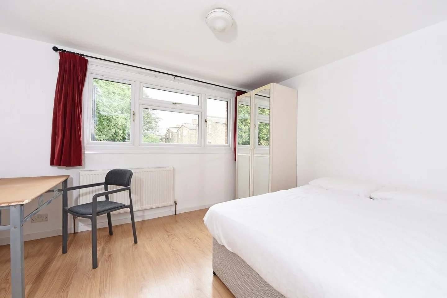 House Cicely Road in Greater London