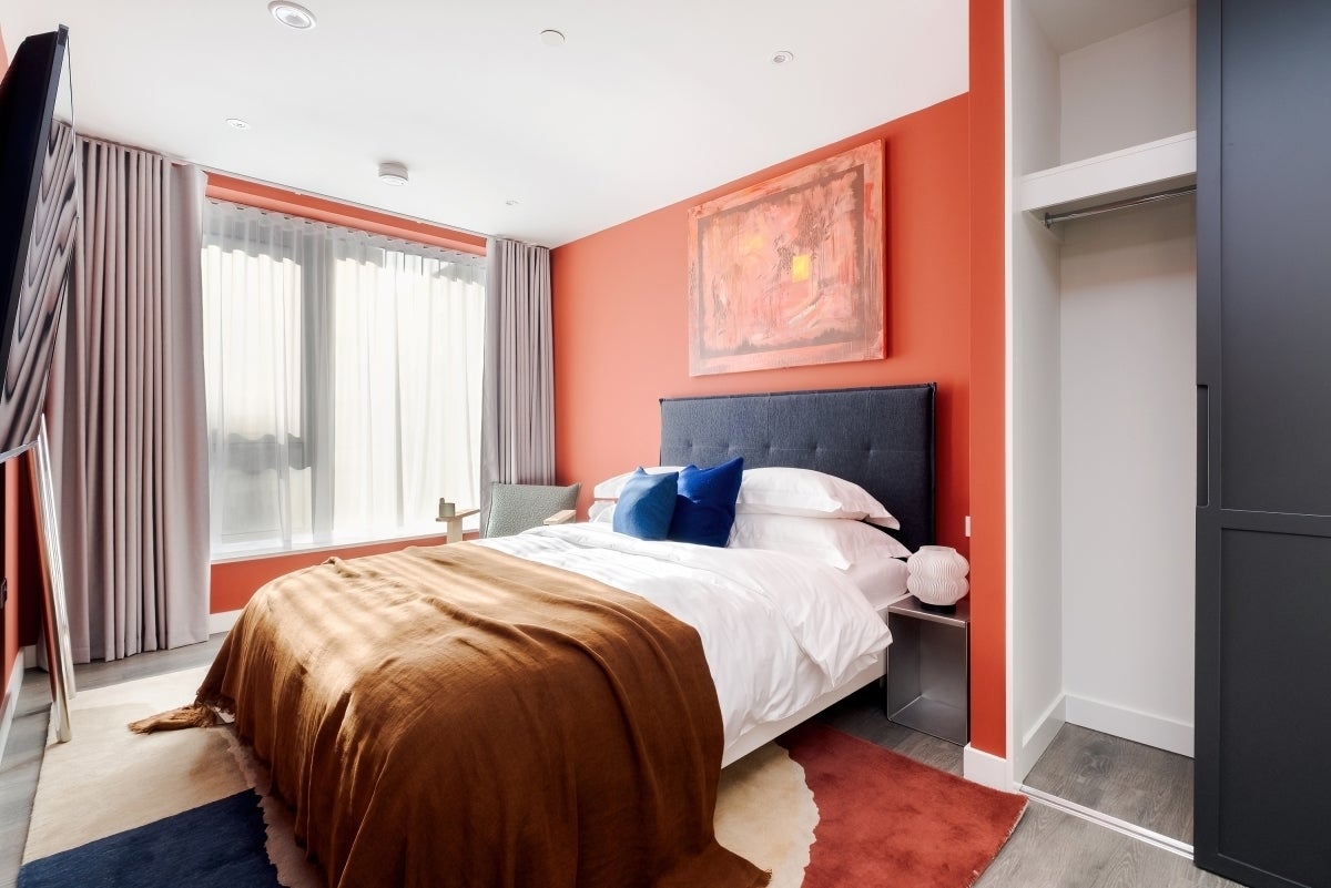 Flat Cherry Park Lane in Greater London