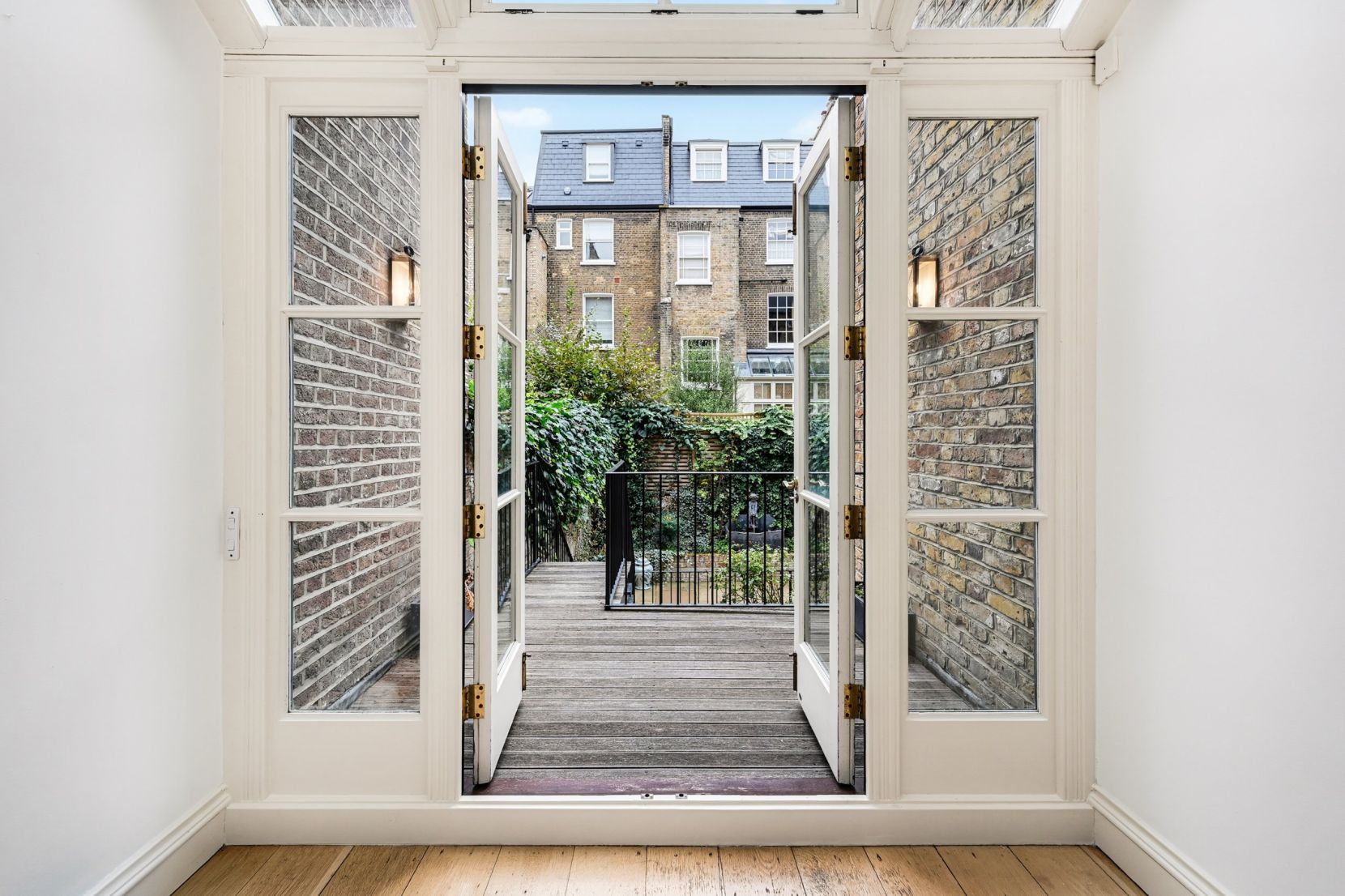 House Neville Street in Greater London
